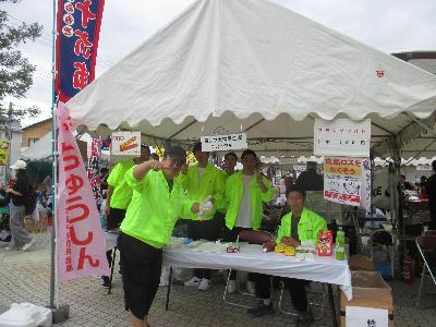 食品出店者の様子