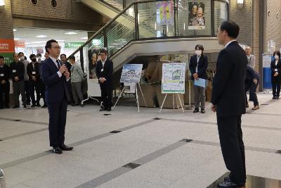 3月31日	（火曜日）	退職者お見送り