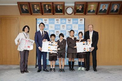 カレンダー寄贈